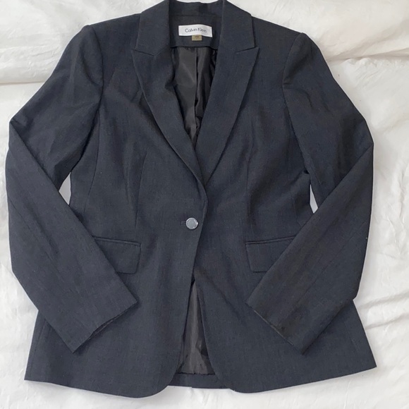 Dark grey suit jacket. Used a couple times. Perfect conditions! - Picture 1 of 2